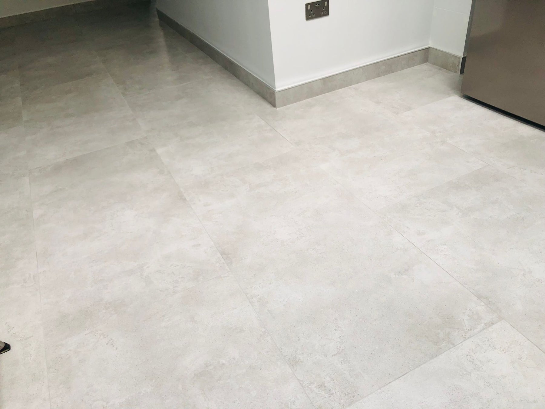 Light Grey 600mm x 1200mm Blanco Cemento Matt Porcelain Tile